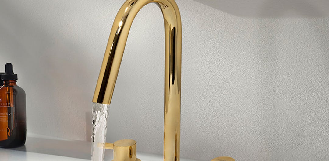 curved interiors three hole gold tap